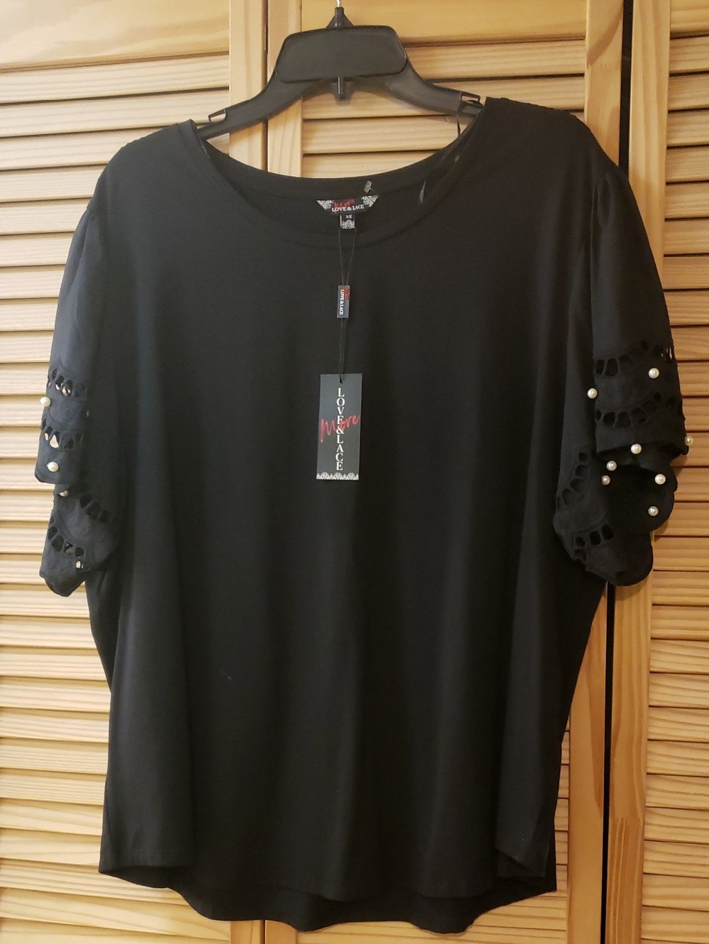 Black Scallop Sleeve Women's Top